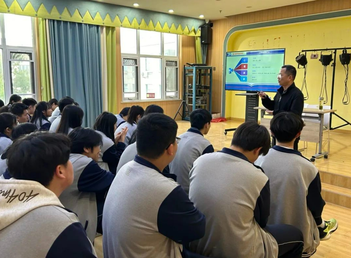 破“压”前行，高三学子的逆袭之路